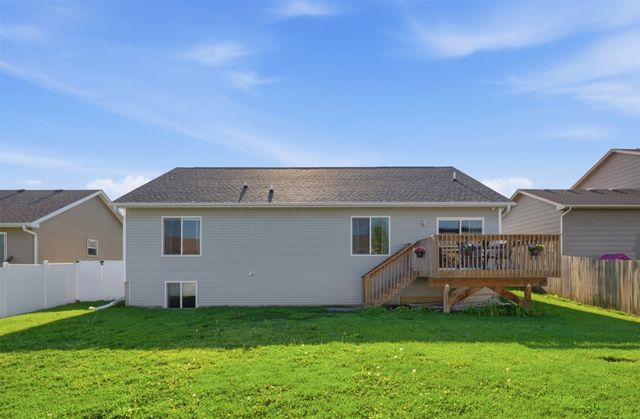 112 NE Megan Avenue, Elkhart, IA 50073