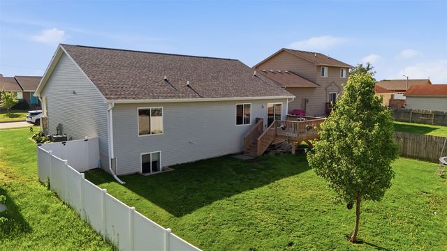 112 NE Megan Avenue, Elkhart, IA 50073