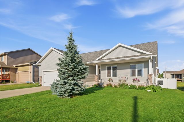 112 NE Megan Avenue, Elkhart, IA 50073