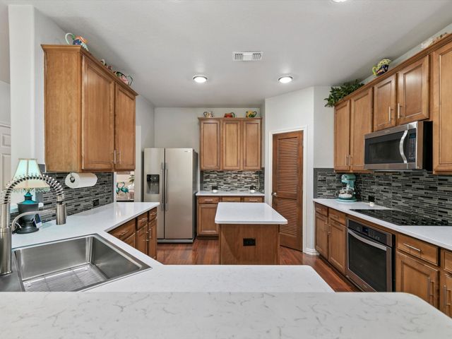 9312 Marble Falls Drive, Arlington, TX 76002
