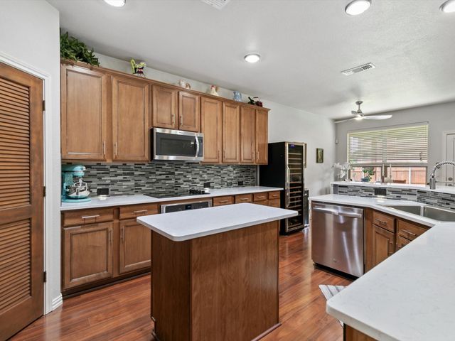 9312 Marble Falls Drive, Arlington, TX 76002