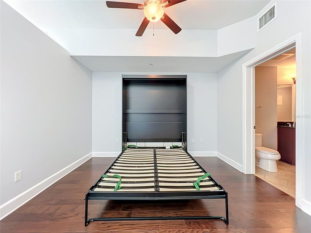 Image 21 of property listing at 101 S EOLA DRIVE 1008, Orlando, FL 32801