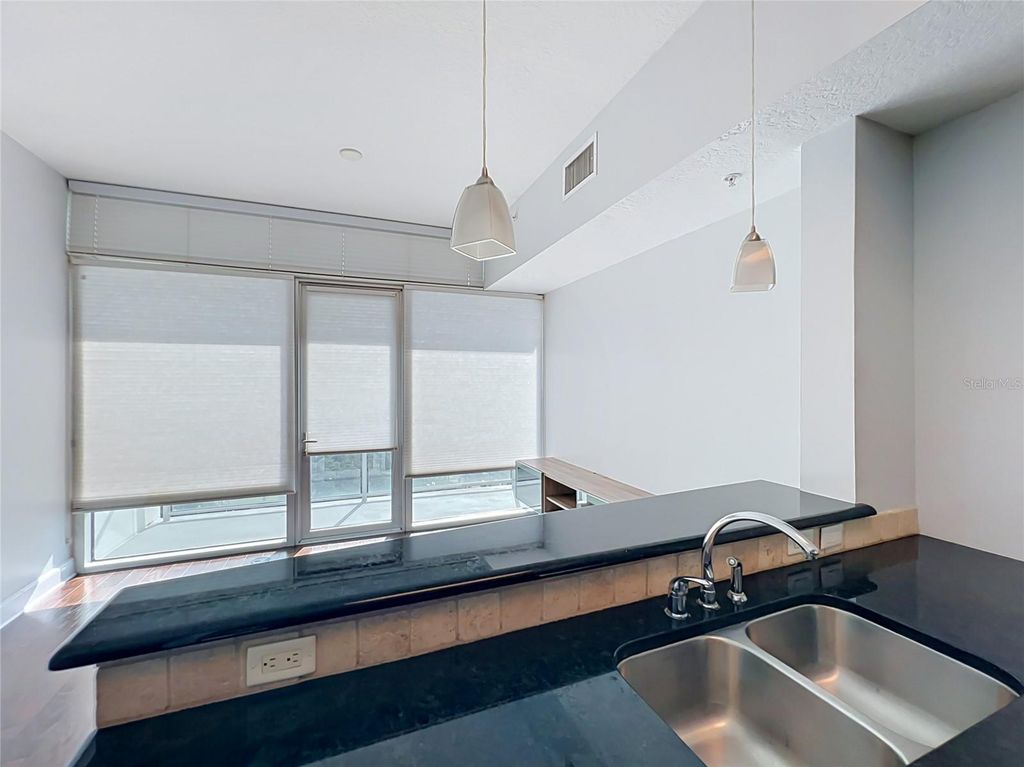 Image 36 of property listing at 101 S EOLA DRIVE 1008, Orlando, FL 32801