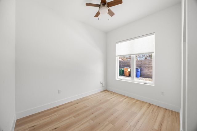 106 W CROSLIN ST 1, Austin, TX 78752