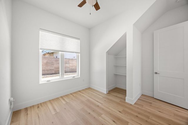 106 W CROSLIN ST 1, Austin, TX 78752