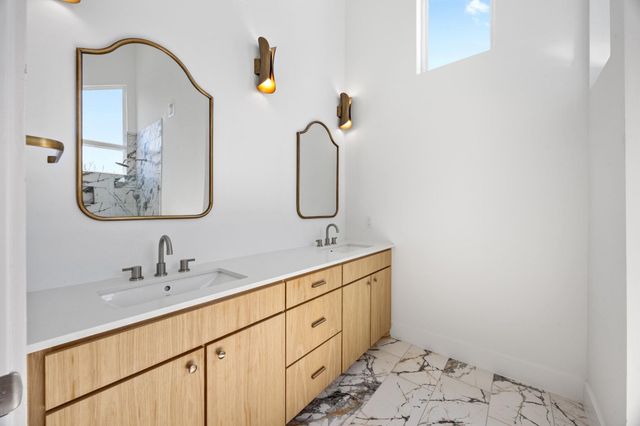 106 W CROSLIN ST 1, Austin, TX 78752