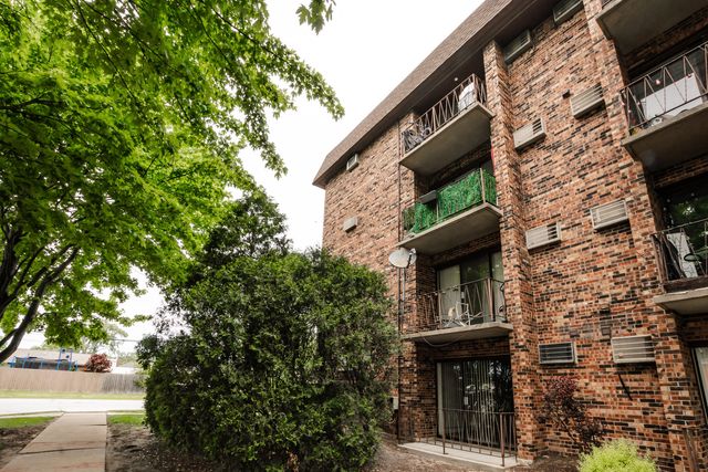 7117 W 93rd Street 105, Oak Lawn, IL 60453