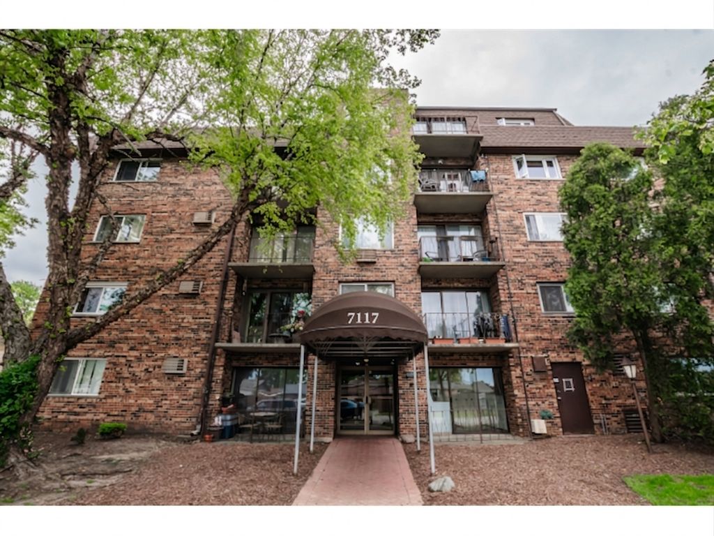 7117 W 93rd Street 105, Oak Lawn, IL 60453