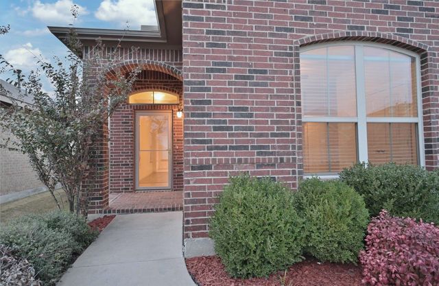 5921 Comanche Peak Drive, Fort Worth, TX 76179