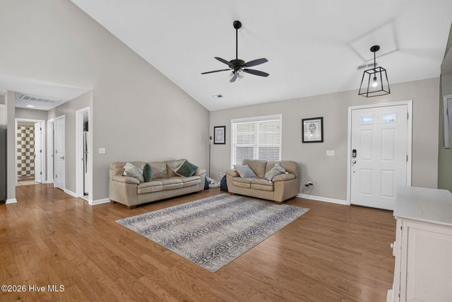 89 Over Street, Burgaw, NC 28425