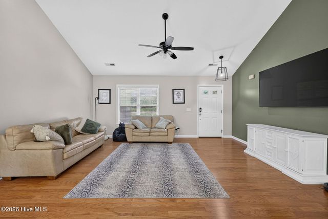 89 Over Street, Burgaw, NC 28425