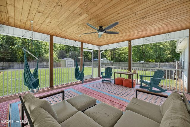 89 Over Street, Burgaw, NC 28425
