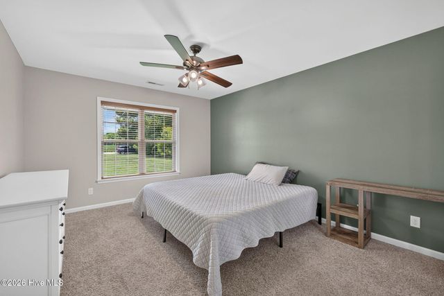 89 Over Street, Burgaw, NC 28425