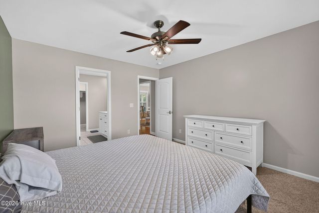 89 Over Street, Burgaw, NC 28425