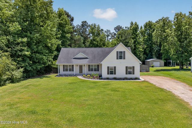 89 Over Street, Burgaw, NC 28425