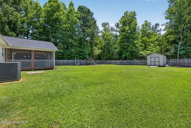 89 Over Street, Burgaw, NC 28425
