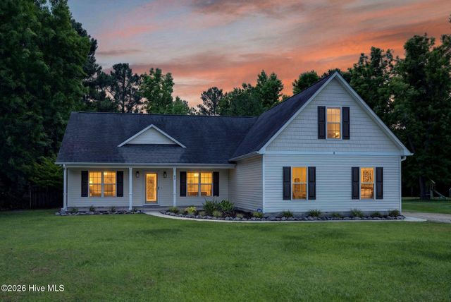 89 Over Street, Burgaw, NC 28425