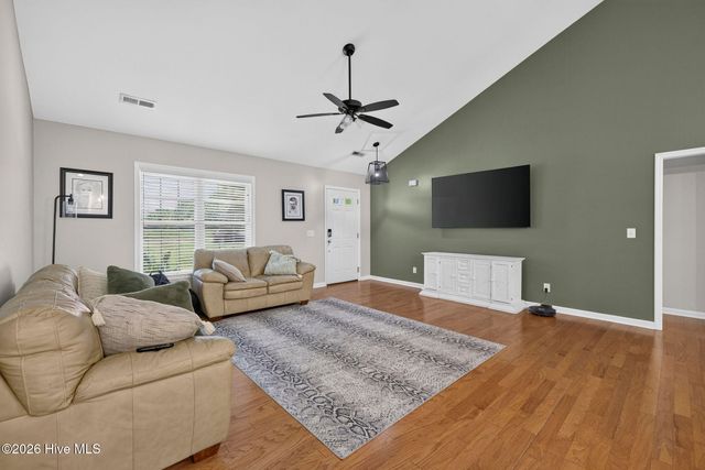 89 Over Street, Burgaw, NC 28425