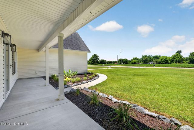 89 Over Street, Burgaw, NC 28425