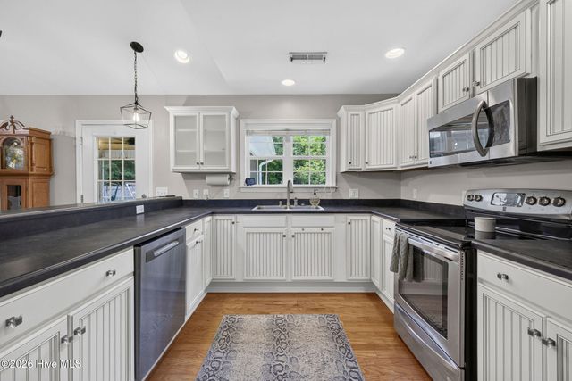 89 Over Street, Burgaw, NC 28425