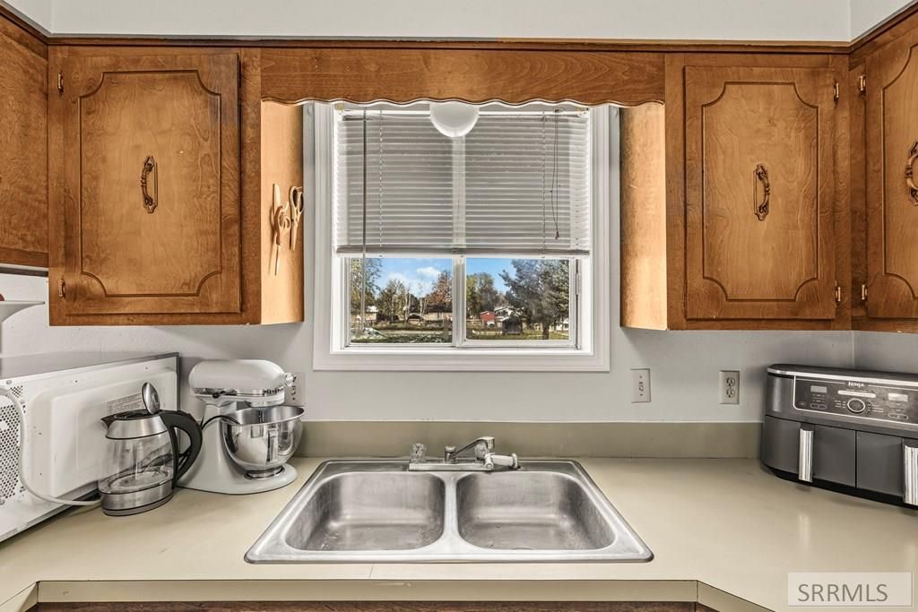 Image 14 of property listing at 6559 N Albert Lane, Idaho Falls, ID 83401