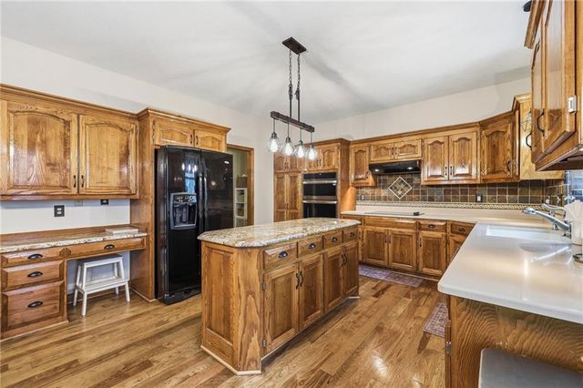 16516 149th Court, Bonner Springs, KS 66012
