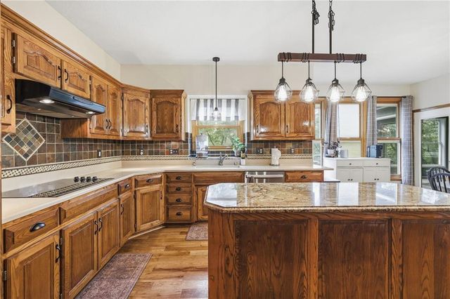 16516 149th Court, Bonner Springs, KS 66012