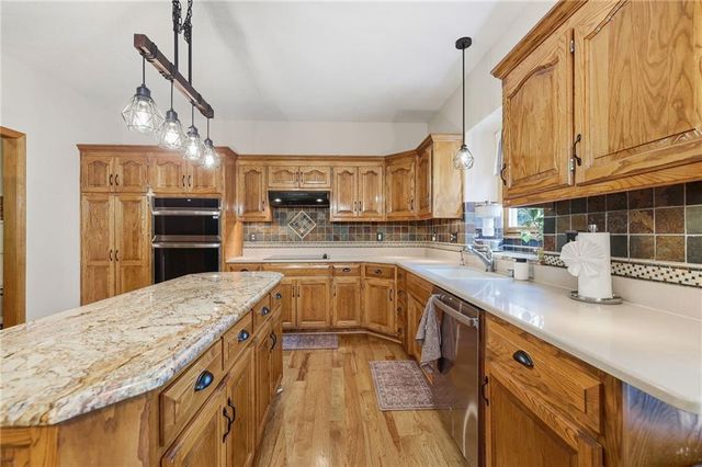 16516 149th Court, Bonner Springs, KS 66012