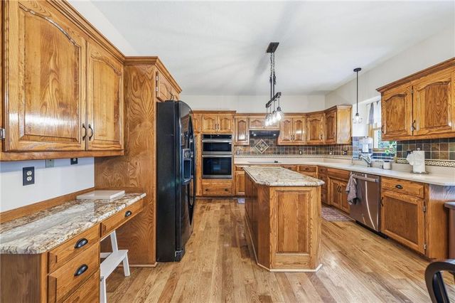 16516 149th Court, Bonner Springs, KS 66012