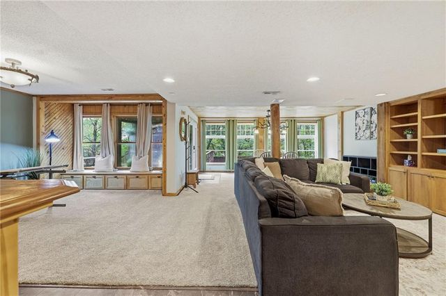 16516 149th Court, Bonner Springs, KS 66012