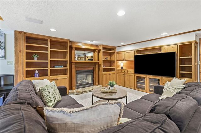 16516 149th Court, Bonner Springs, KS 66012