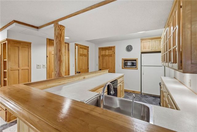 16516 149th Court, Bonner Springs, KS 66012