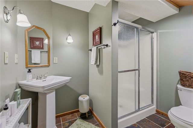 16516 149th Court, Bonner Springs, KS 66012