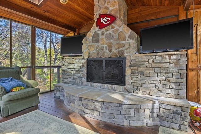16516 149th Court, Bonner Springs, KS 66012