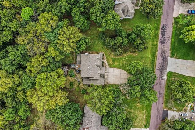 16516 149th Court, Bonner Springs, KS 66012