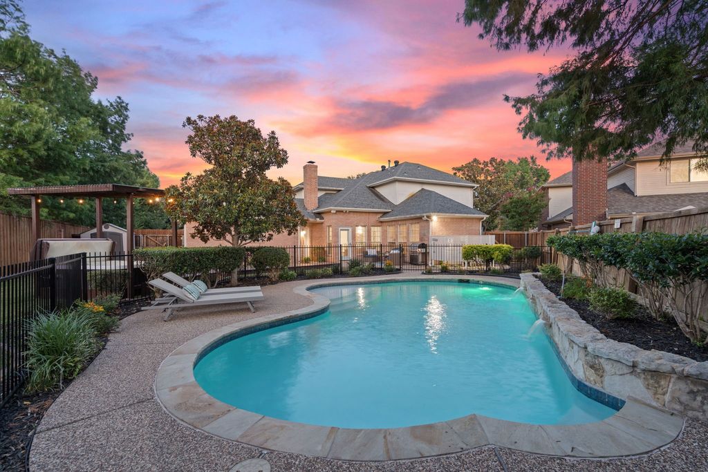 2221 Cristina Circle, Carrollton, TX 75006
