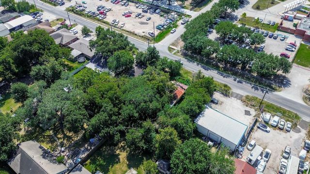 749 E Canino Road, Houston, TX 77037