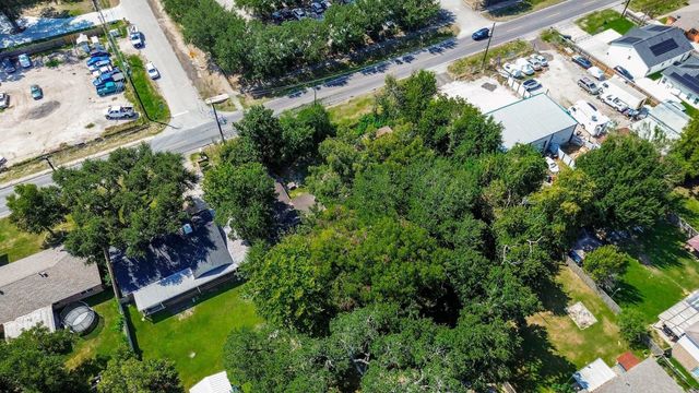 749 E Canino Road, Houston, TX 77037