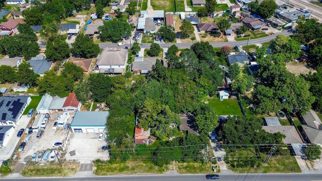 749 E Canino Road, Houston, TX 77037
