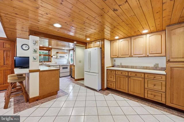 1437 BYBERRY RD, Huntingdon Valley, PA 19006