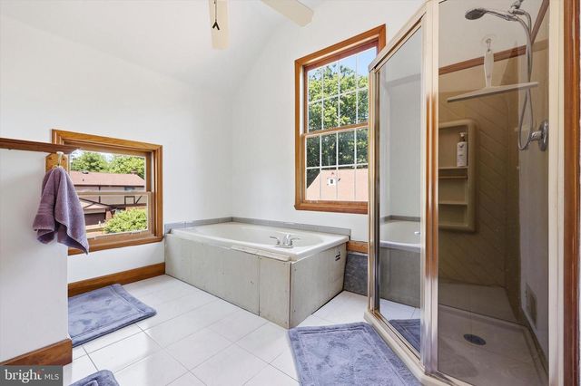 1437 BYBERRY RD, Huntingdon Valley, PA 19006