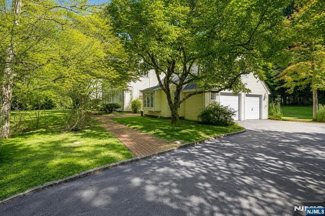 3 Orchard Road, Kinnelon Borough, NJ 07405