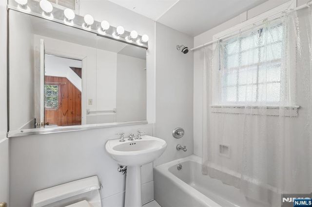 3 Orchard Road, Kinnelon Borough, NJ 07405