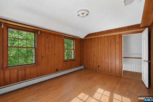 3 Orchard Road, Kinnelon Borough, NJ 07405