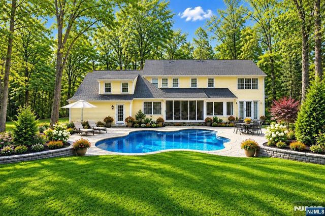 3 Orchard Road, Kinnelon Borough, NJ 07405