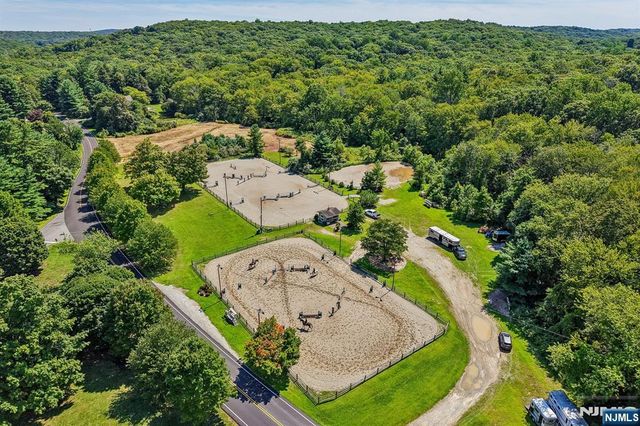 3 Orchard Road, Kinnelon Borough, NJ 07405
