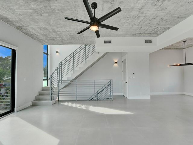 924 NE 4th Street, Fort Lauderdale, FL 33301