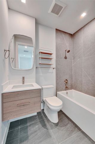 924 NE 4th Street, Fort Lauderdale, FL 33301