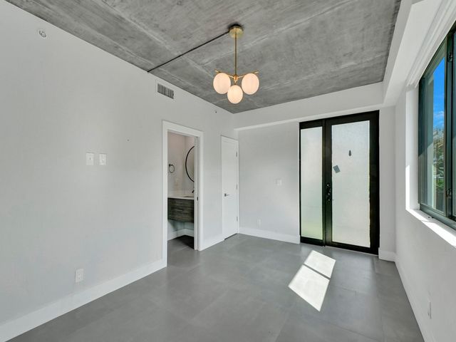 924 NE 4th Street, Fort Lauderdale, FL 33301