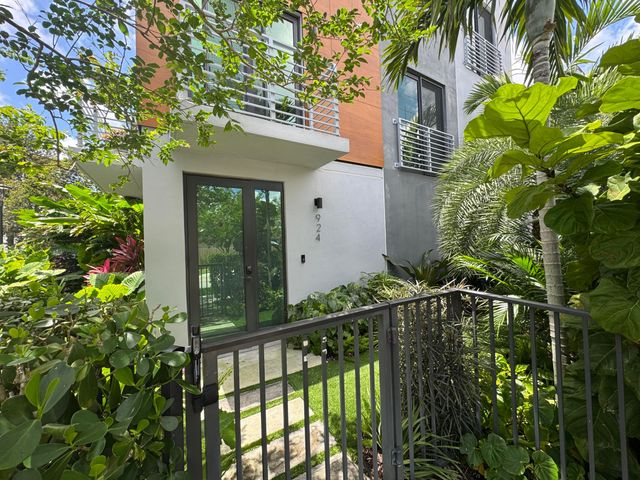 924 NE 4th Street, Fort Lauderdale, FL 33301